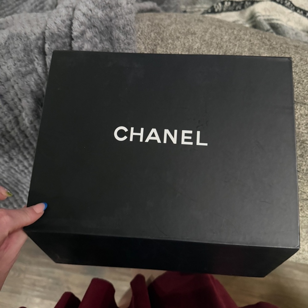 Chanel Boy Bag Pink Quilted Lambskin Pre-Loved - Picture 2 of 2